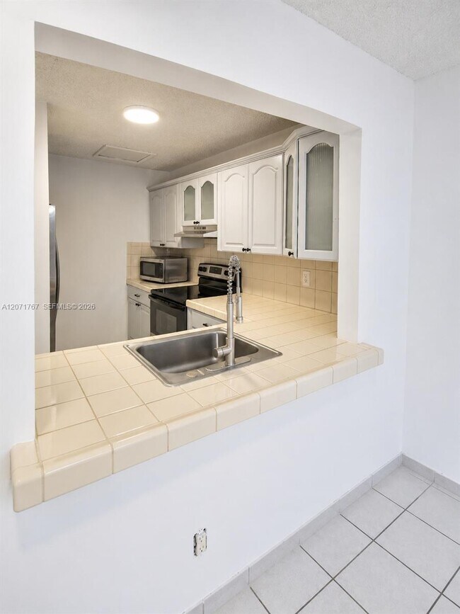 Building Photo - 6605 W 26th Dr