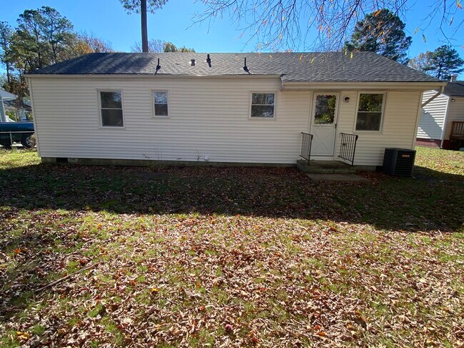 Foto del edificio - 604 Elmfield Dr