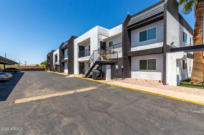 Foto del edificio - 1822 N 32nd St