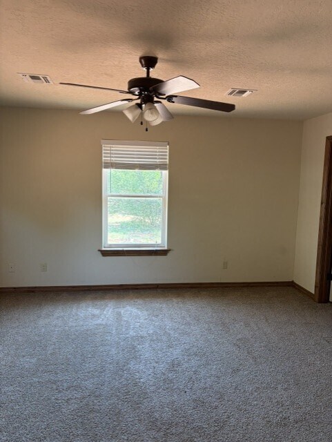 Building Photo - 11152 Thompson Ln