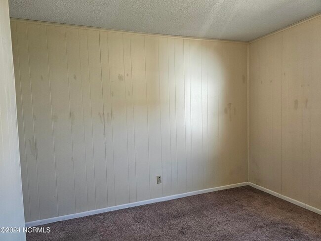 Building Photo - 104 Ravenwood Dr