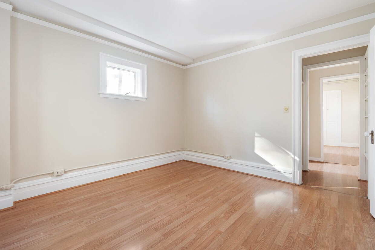 Building Photo - 40 Brookside Ave