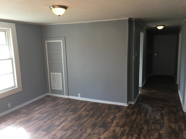 Building Photo - 28 Crestone Dr