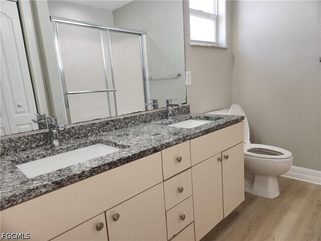 Foto del edificio - 827 NE 23rd Terrace