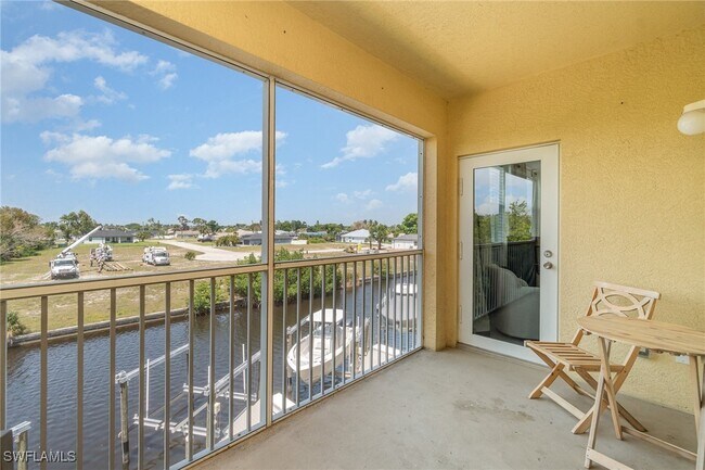 Foto del edificio - 1781 Four Mile Cove Pkwy