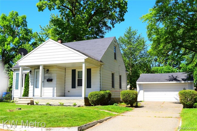 Building Photo - 23745 Hill Ave