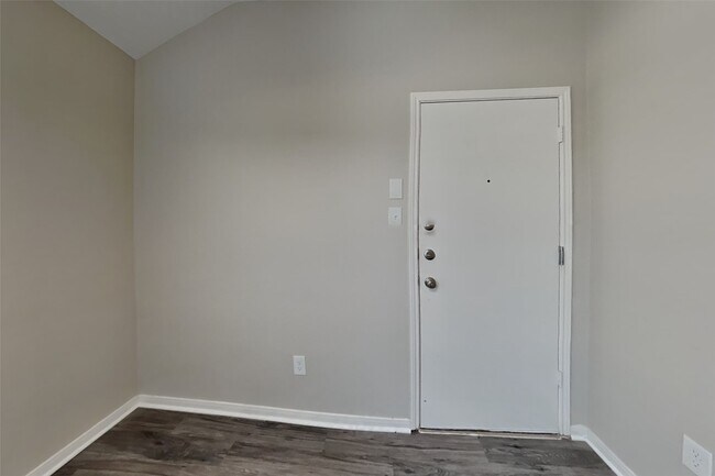 Building Photo - 16839 Blackberry Lily Ln