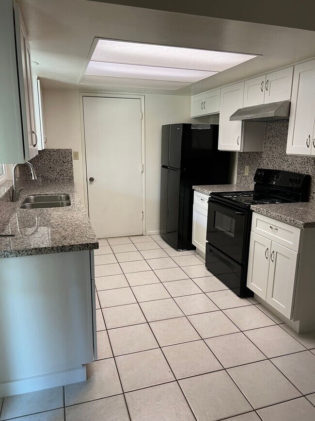 Building Photo - 409 Quailridge Rd