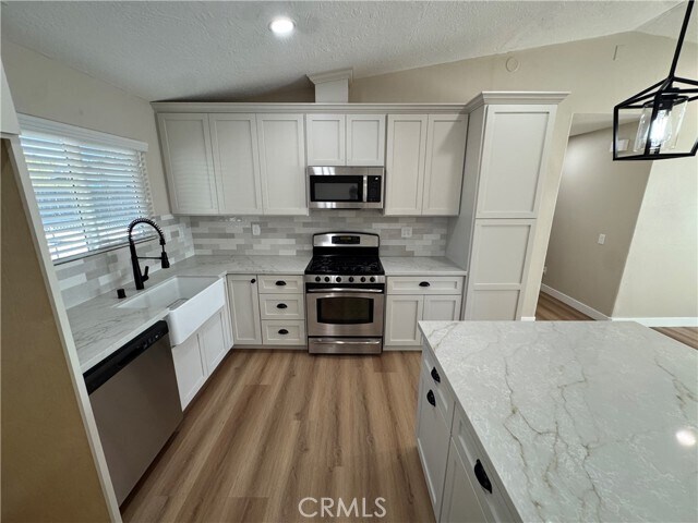 Foto del edificio - 7775 Maple Ave