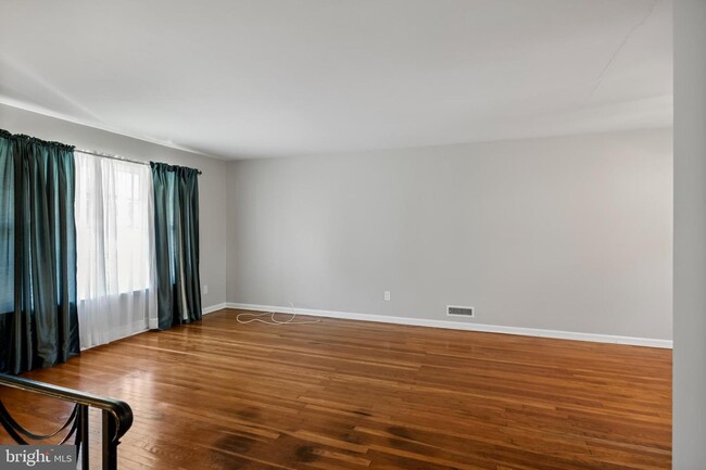 Foto del edificio - 1767 Longfellow Dr