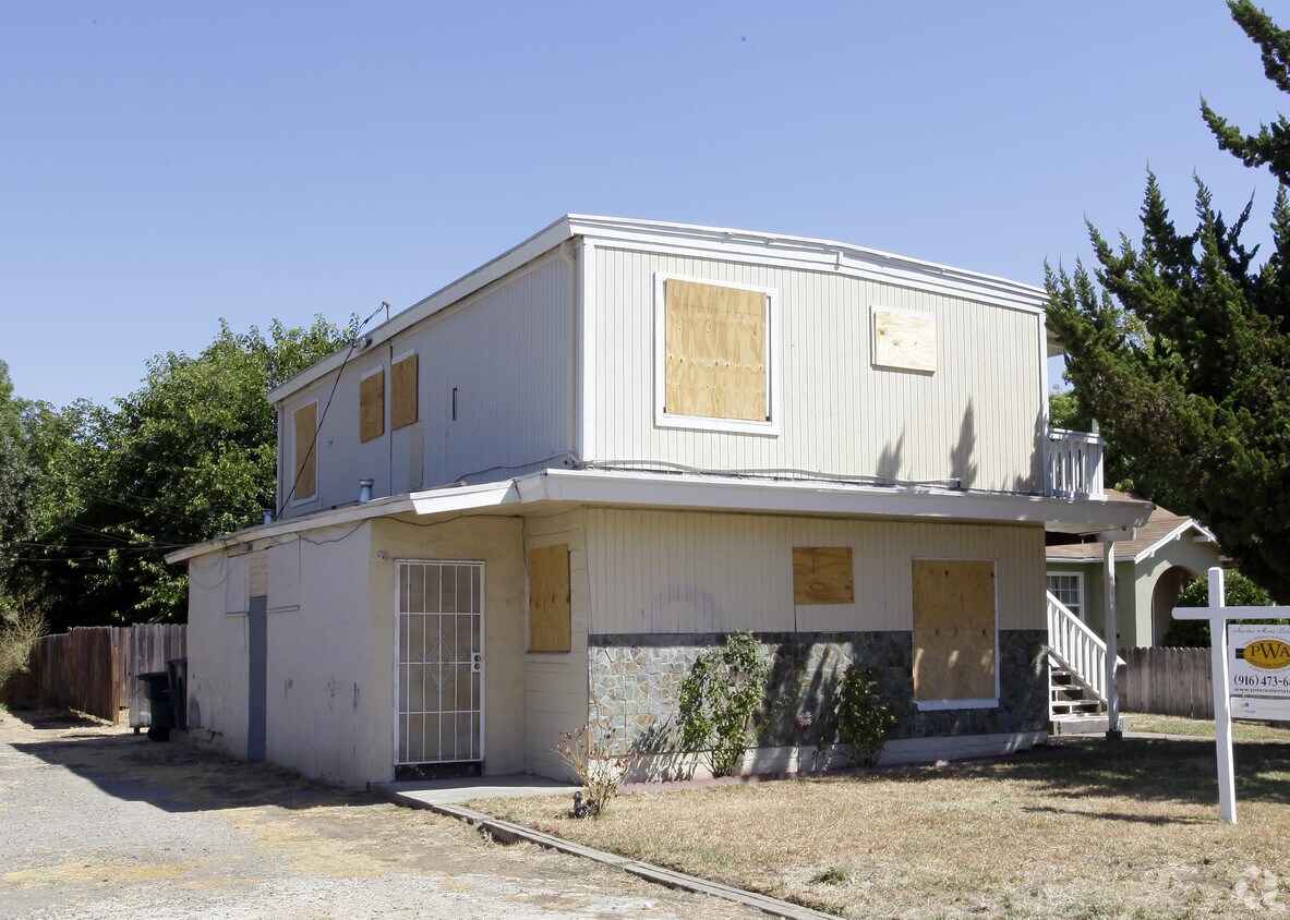 Primary Photo - 1117 El Monte Ave