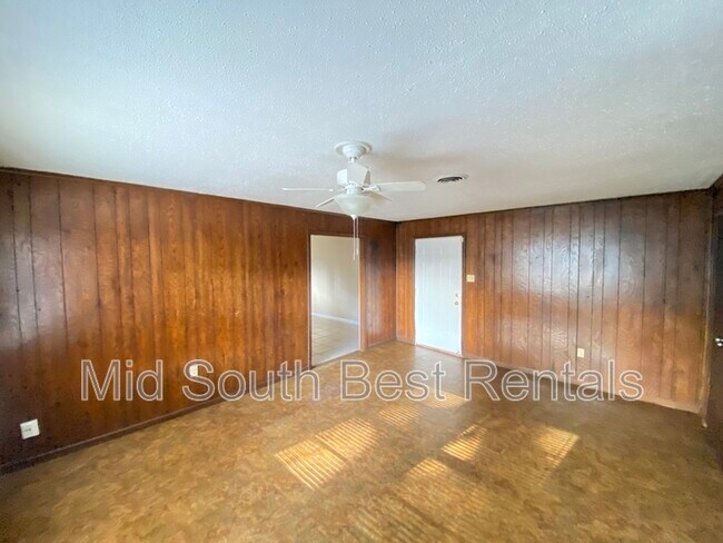 Foto del edificio - 1693 Winfield Rd
