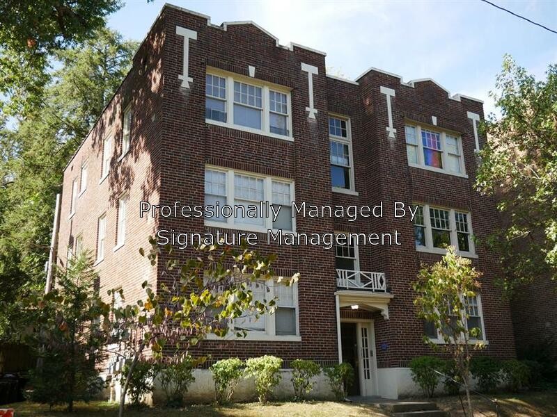 Primary Photo - 1308 Everett Ave