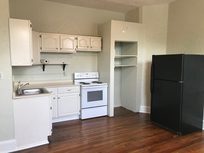 Foto del edificio - 4181 Hamilton Ave