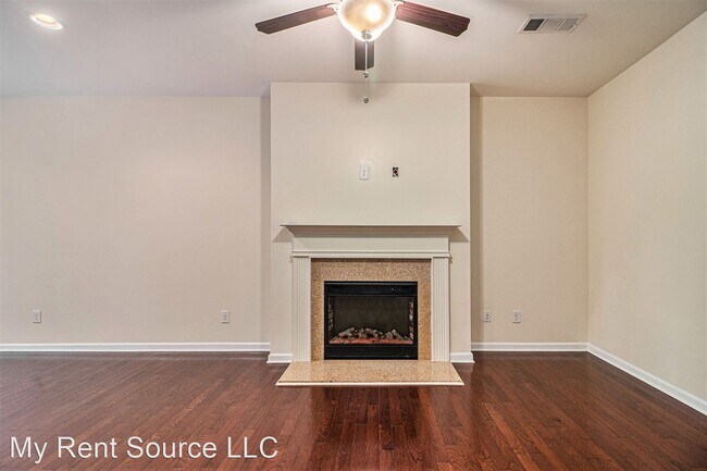 Foto del edificio - 3 br, 2.5 bath House - 5004 Longview Walk