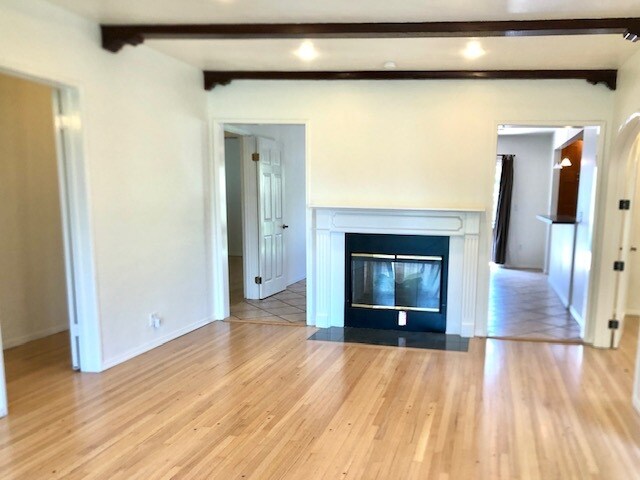 Living Rm 1 - 815 Coronado Dr