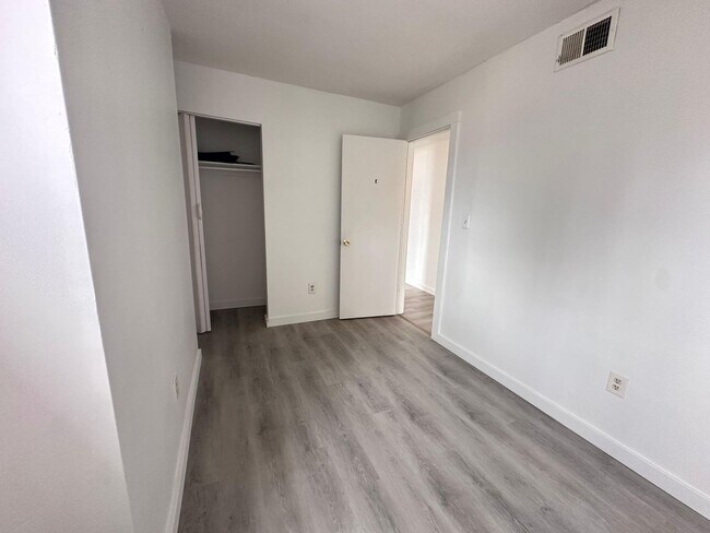 Foto del edificio - 132 Charles St