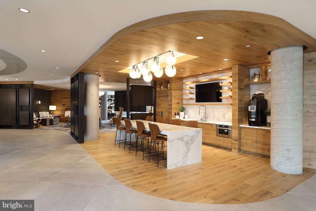 Foto principal - 8525 Chevy Chase Lake Terrace