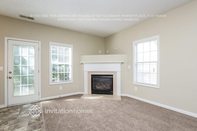 Foto del edificio - 117 Omega Ct