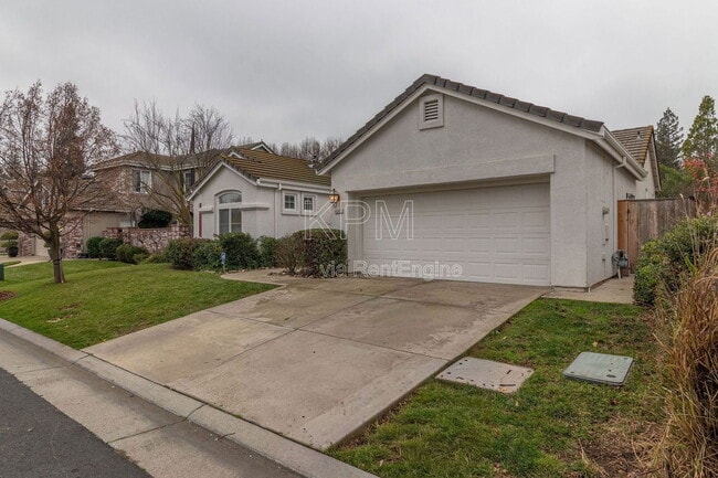 Building Photo - 4142 Pinehurst Cir