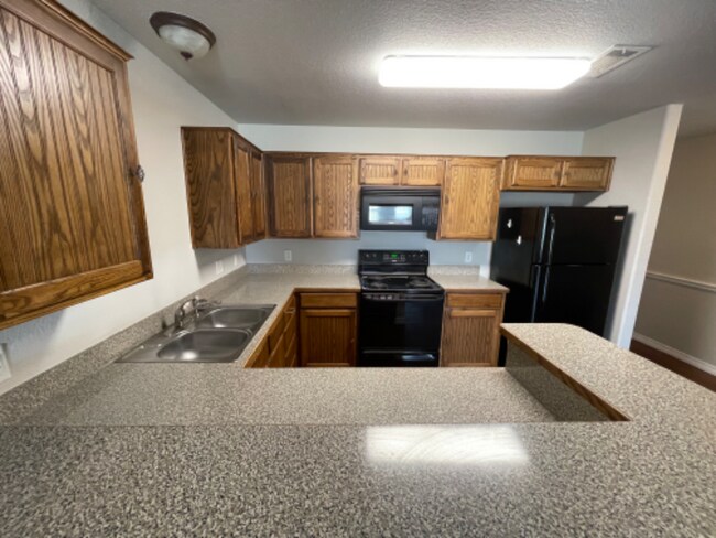Foto del edificio - 217 Hilltop Dr