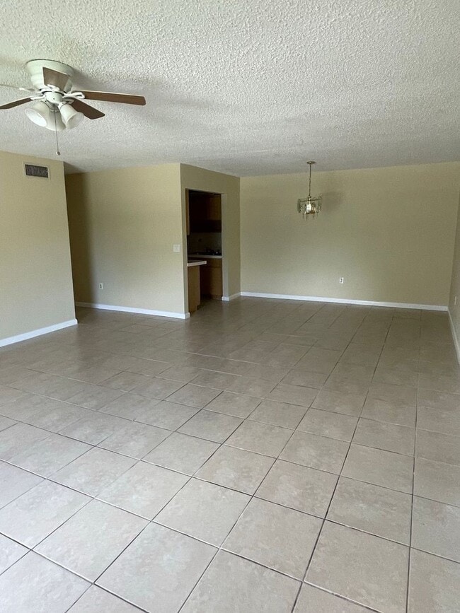 Foto del edificio - Special Move-In Offer: Get Half Off Your First Month’s Rent!