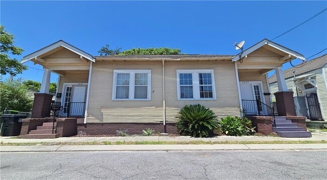 Building Photo - 1625 Rousselin Dr