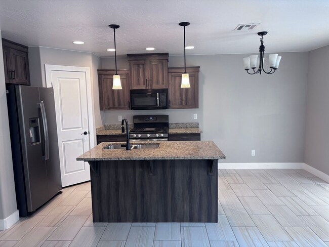 Foto del edificio - 3 Bed / 2.5 bath Desert Hills Townhome wit...