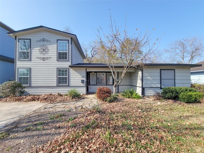 Building Photo - 5536 Aspen St