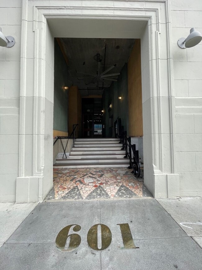 Building Photo - 601 4th Street