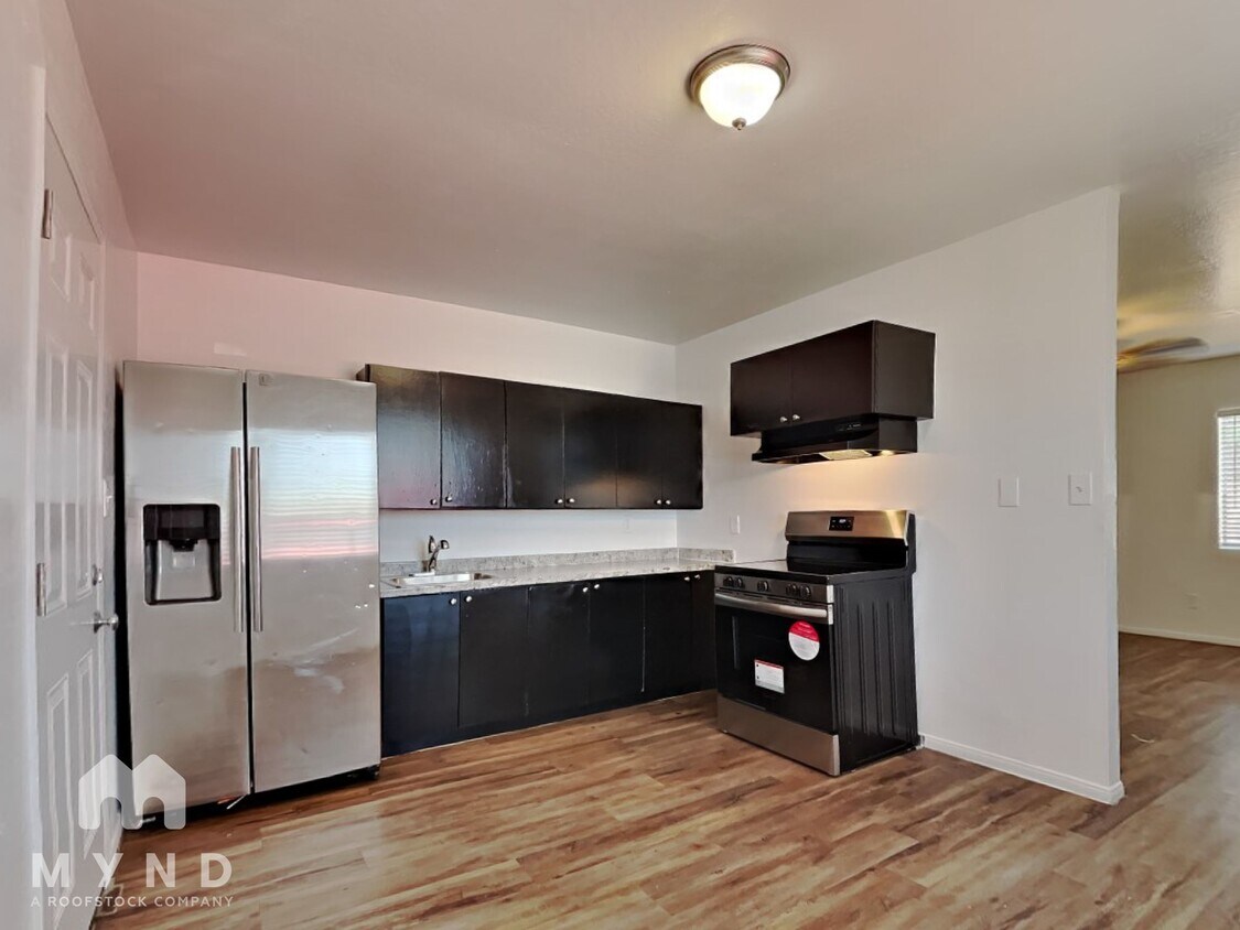 Foto principal - 9163 W Washington St