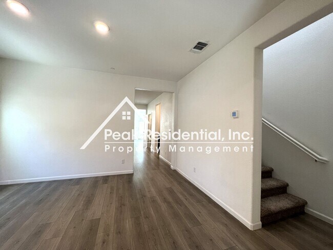 Building Photo - 4 br, 2.5 bath House - 2441 Laurel Clark Ave