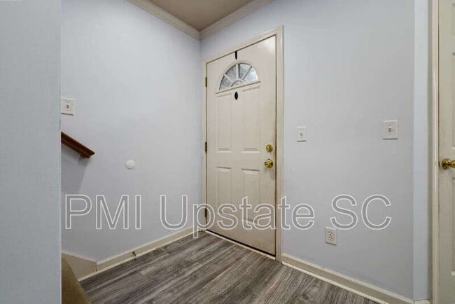 Building Photo - 1122 E Lee Rd