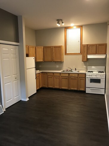 Foto del edificio - 2427 N Racine Ave