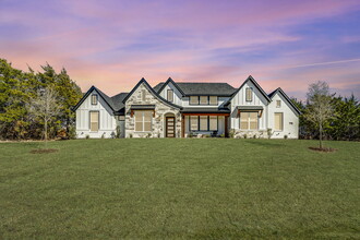 Building Photo - 2770 Fireside Dr