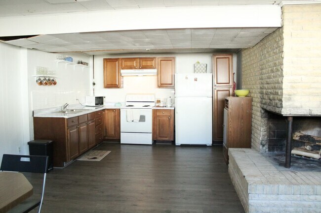 Building Photo - 31 W 1500 S