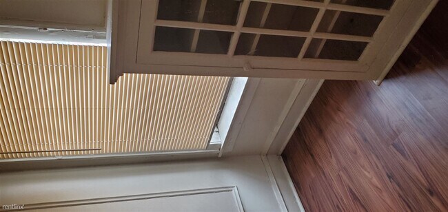 Foto del edificio - Studio, 1 bath  - 7106 S Ridgeland Ave
