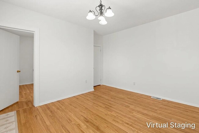 Building Photo - 5422 S 23rd St