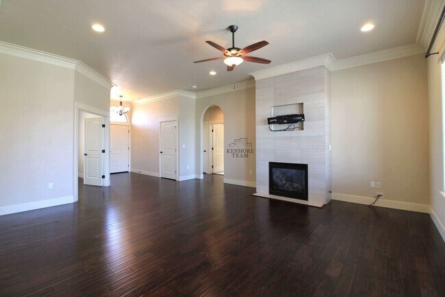 Building Photo - 652 Punkie Ln