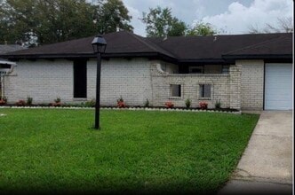 Building Photo - 2023 Barnsley Ln