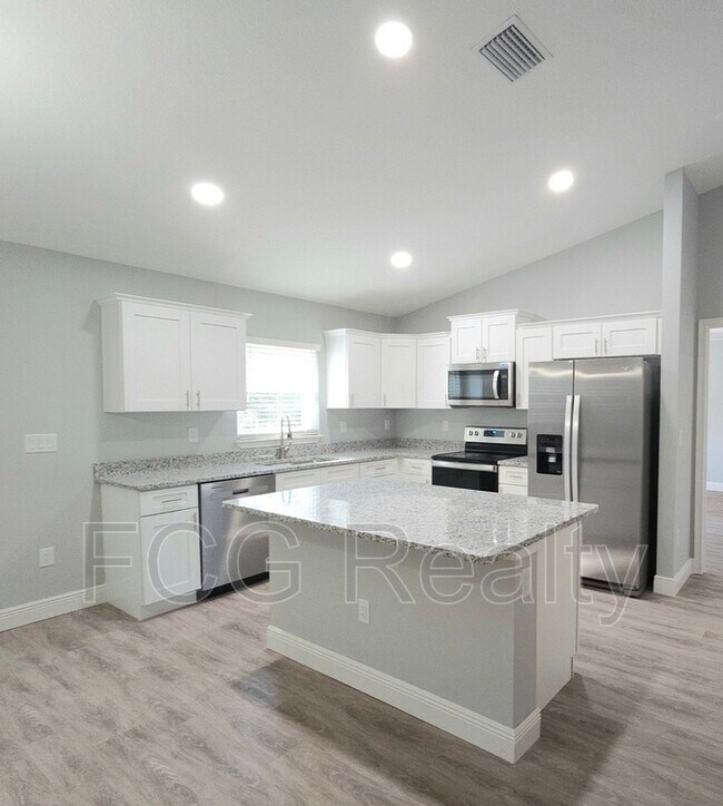 Foto del edificio - 8644 N Trojan Dr