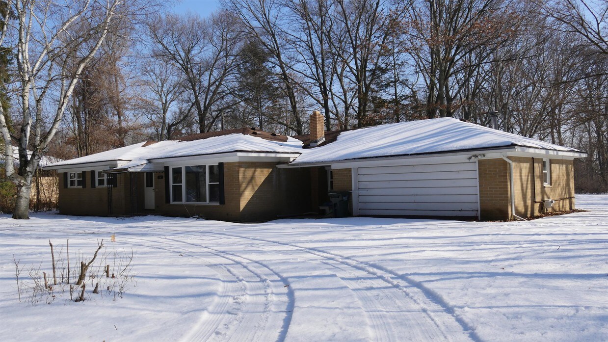 Primary Photo - 1561 Gravel Ridge Dr