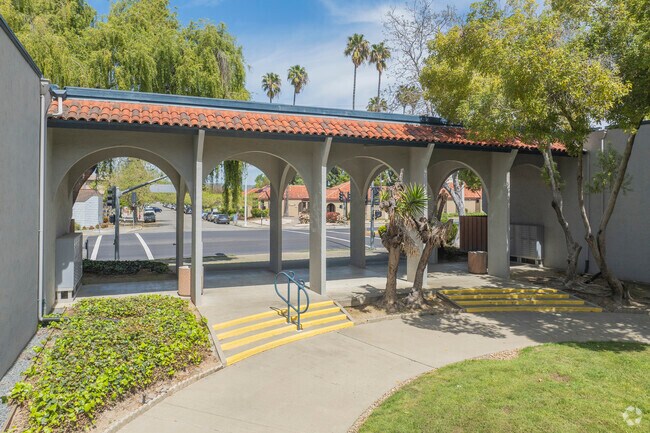 Entrance - 1009 Murrieta Blvd