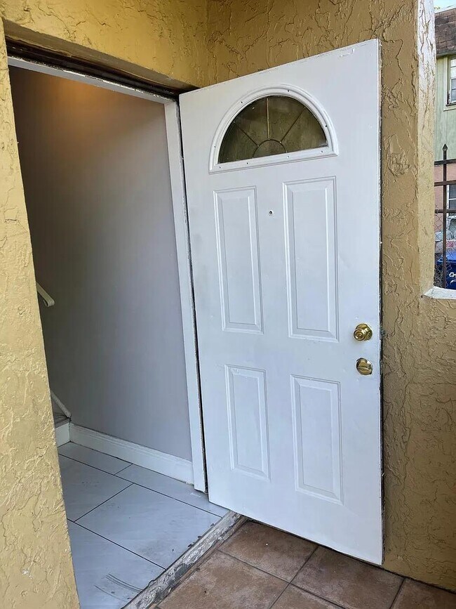Foto del edificio - 5844 Blueberry Ct