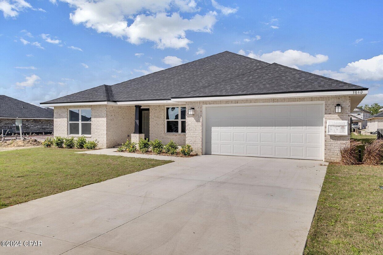 Primary Photo - 3840 Redbud Wy