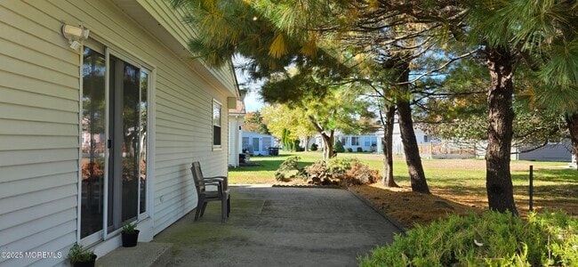 Building Photo - 90 Rodhos St