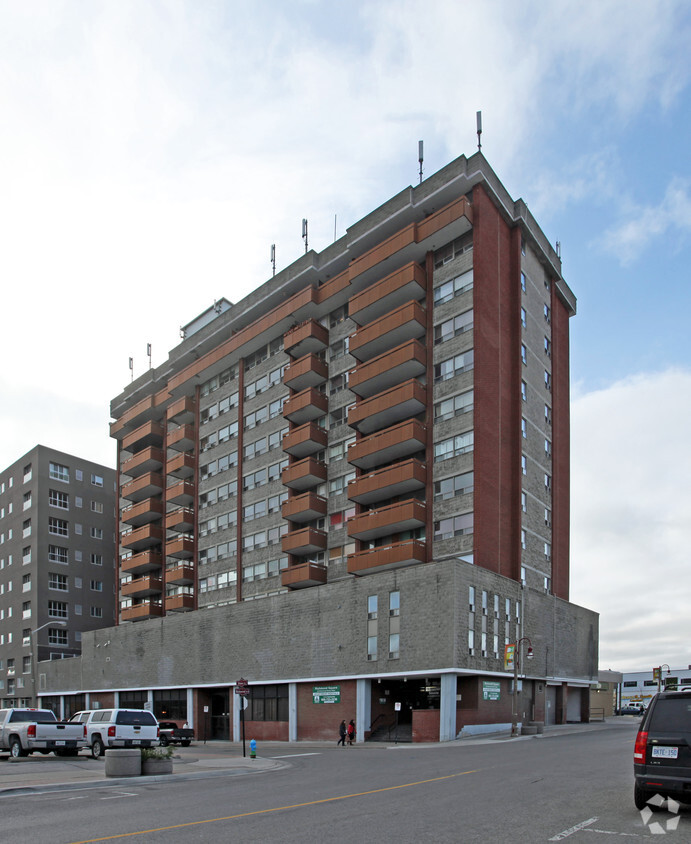 Primary Photo - 33 Richmond St W
