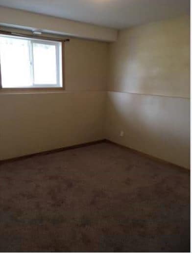 Building Photo - 2 Bed 1 Bath Lower unit - Closer to Downtown