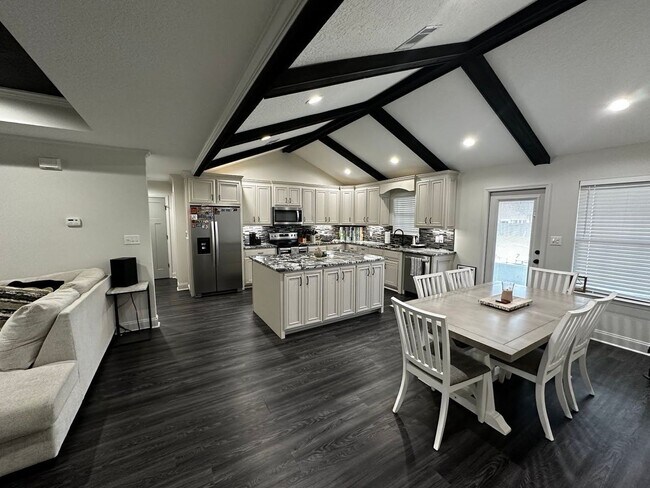 Foto del edificio - Charming Retreat in Valdosta: Your Ideal R...