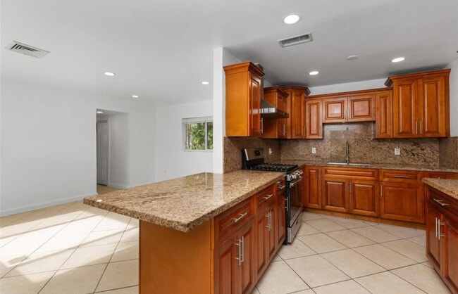 Foto del edificio - 251 NW 110th St